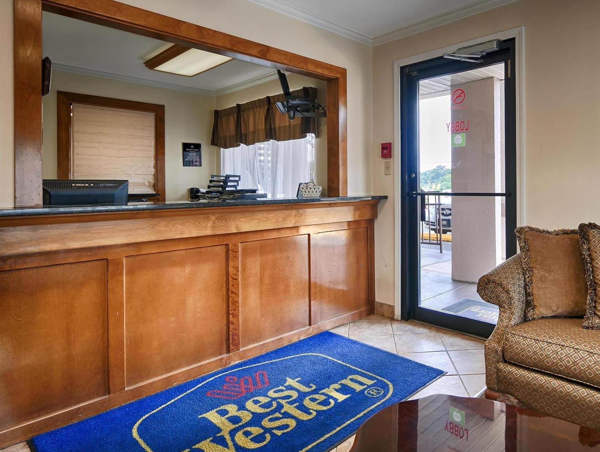Best Western - Mckenzie Exterior photo